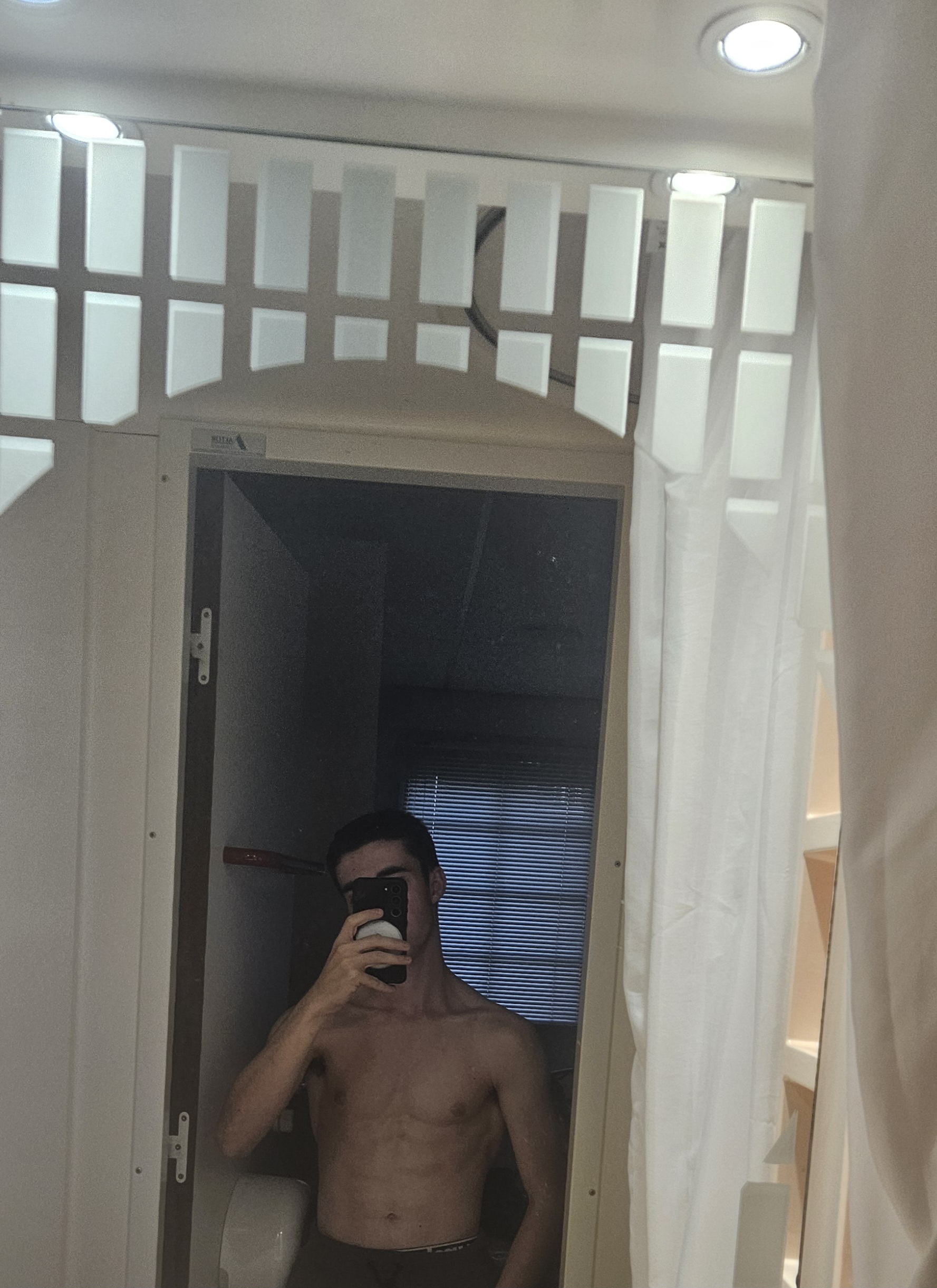 Madany, 22 ans, Saint-Vincent-du-Pendit