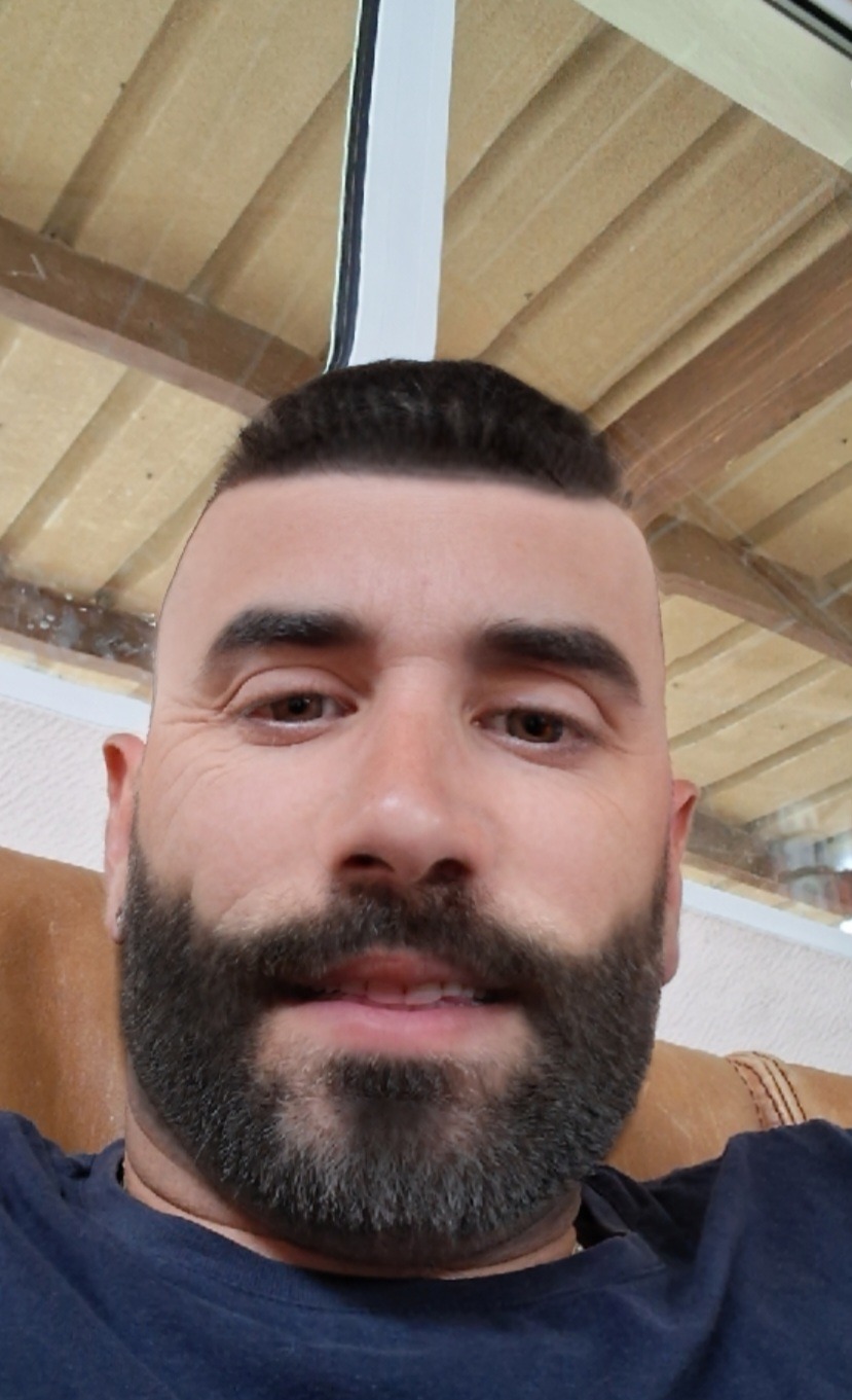 Moktar, 42 ans, LeBastit